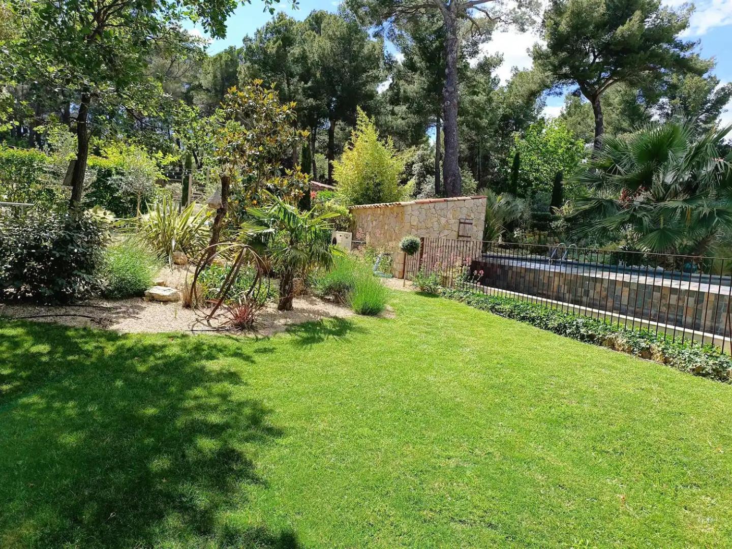 L'Autre Perle, Balneo En Supplement, Le Clos Des Perles Tourtour Exterior foto